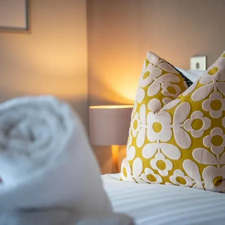 The Quadrant - The Larsen *