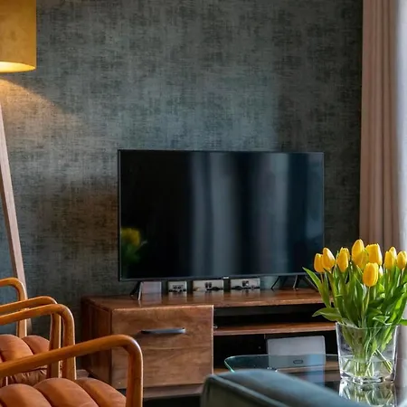 The Quadrant - The Larsen Apartment York