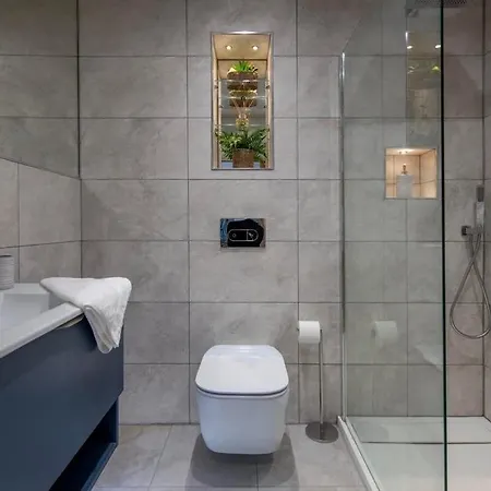 The Quadrant - The Larsen Apartment York