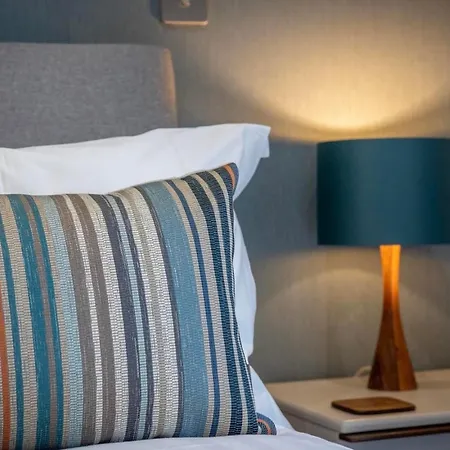 The Quadrant - The Larsen